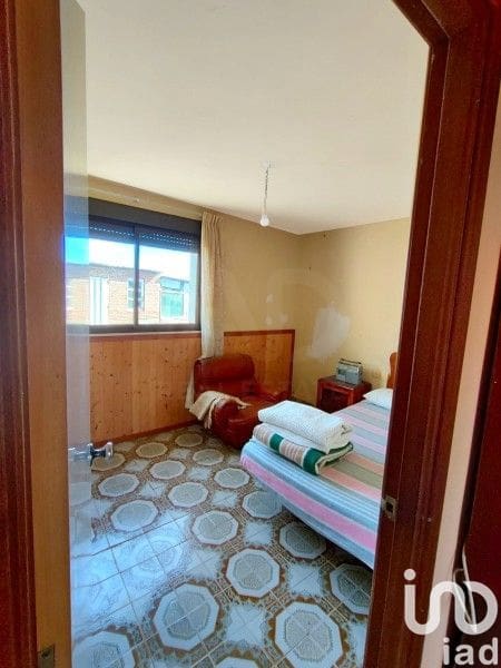 3 sypialnia Dom na sprzedaż w Miasto Leon z garażem - 69 000 € (Ref: 9988682)
