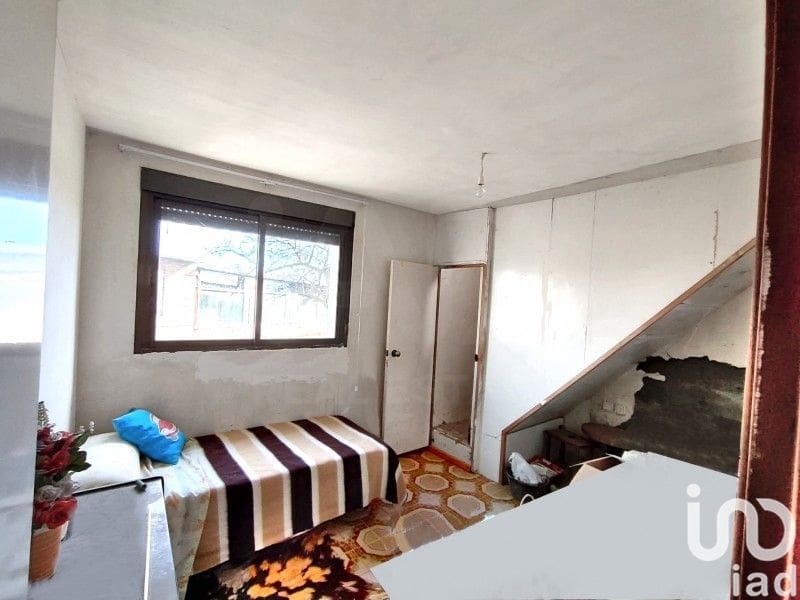 3 sypialnia Dom na sprzedaż w Miasto Leon z garażem - 69 000 € (Ref: 9988682)