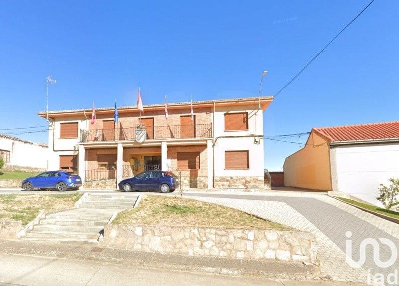3 sypialnia Dom na sprzedaż w Miasto Leon z garażem - 69 000 € (Ref: 9988682)