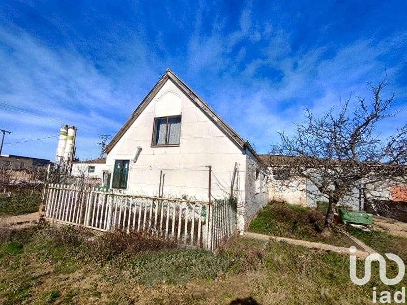 3 sypialnia Dom na sprzedaż w Miasto Leon z garażem - 69 000 € (Ref: 9988682)