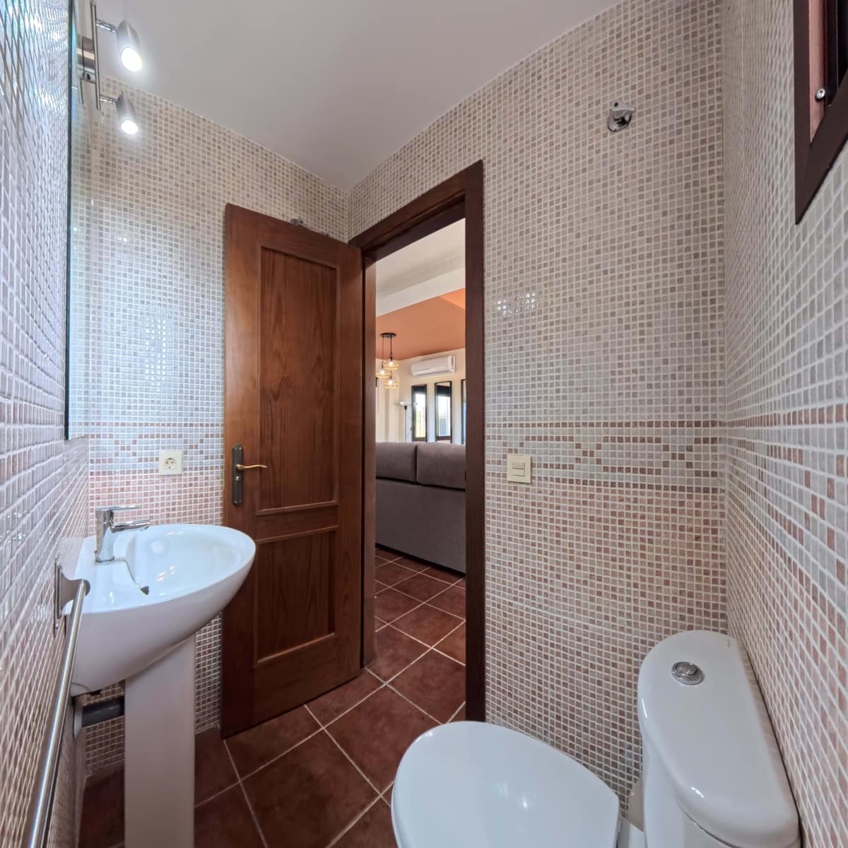 1 soverom Hus til salgs i Sevilla by med svømmebasseng - € 127 000 (Ref: 9988688)