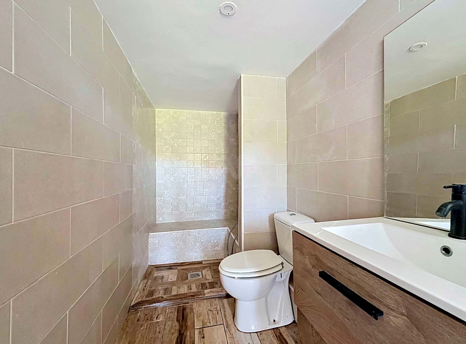 4 soveværelse Byhus til salg i Tarragona by med swimmingpool garage - € 490.000 (Ref: 9988689)