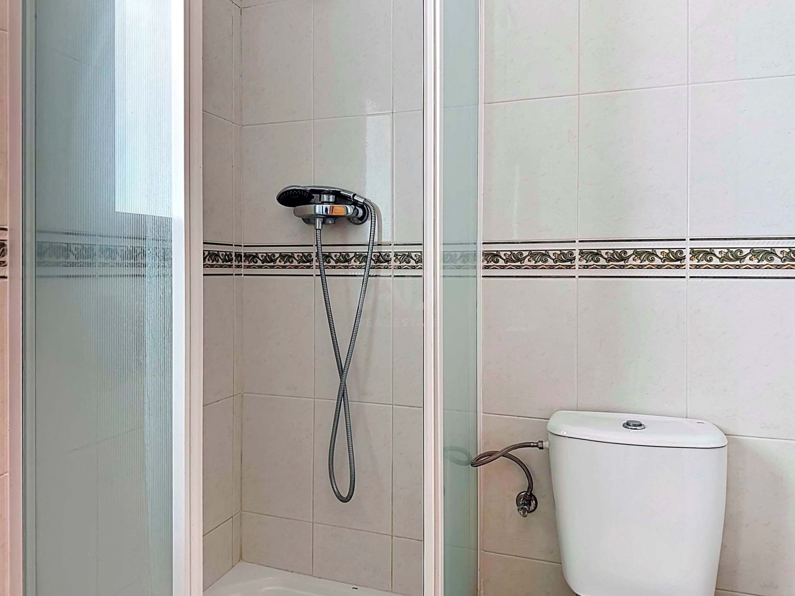4 soveværelse Byhus til salg i Tarragona by med swimmingpool garage - € 490.000 (Ref: 9988689)