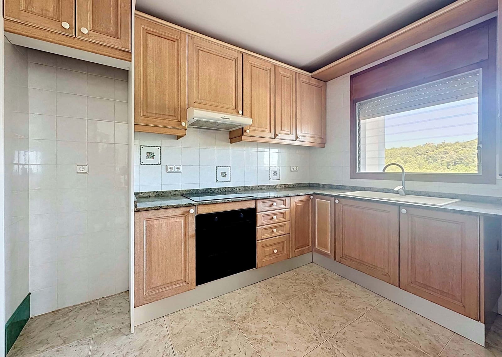 4 soveværelse Byhus til salg i Tarragona by med swimmingpool garage - € 490.000 (Ref: 9988689)