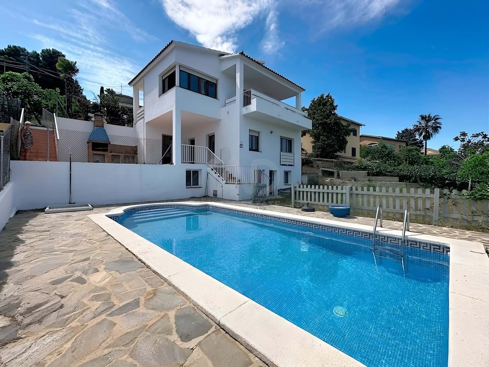 4 soveværelse Byhus til salg i Tarragona by med swimmingpool garage - € 490.000 (Ref: 9988689)