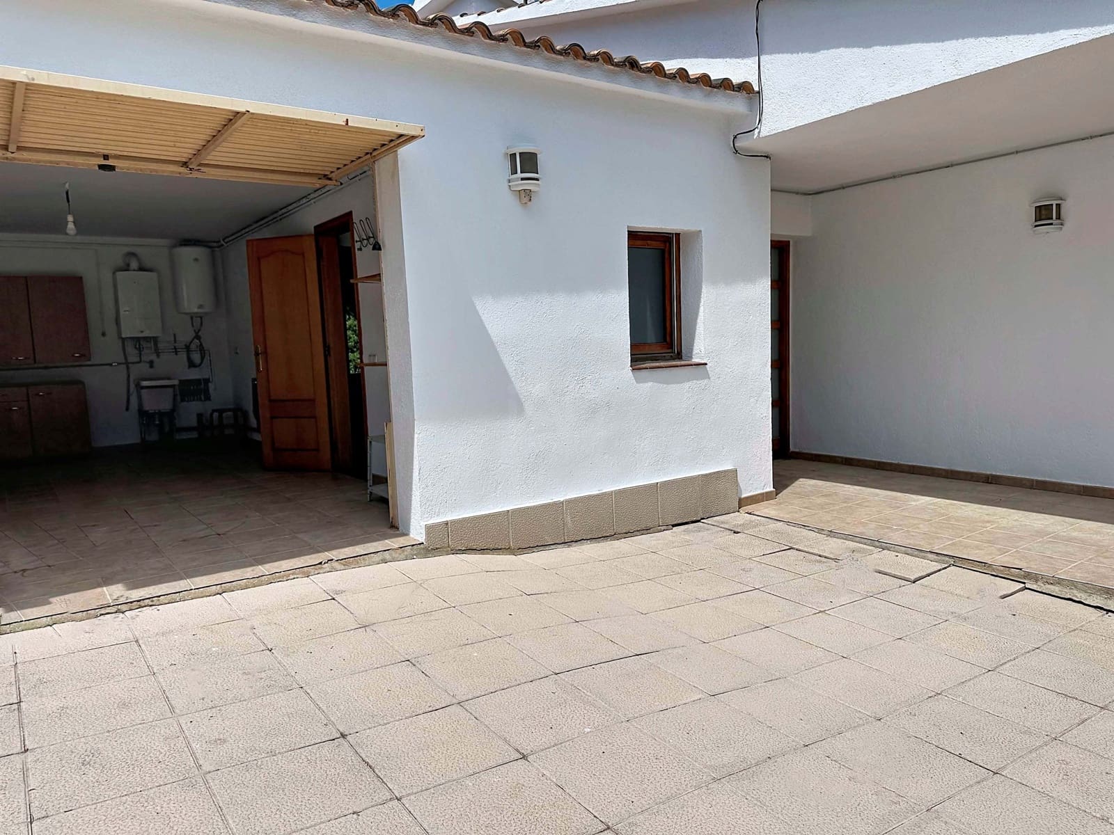 4 soveværelse Byhus til salg i Tarragona by med swimmingpool garage - € 490.000 (Ref: 9988689)