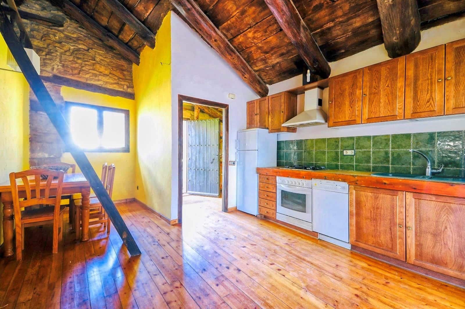 Erhverv til salg i Teruel by - € 999.000 (Ref: 9988695)