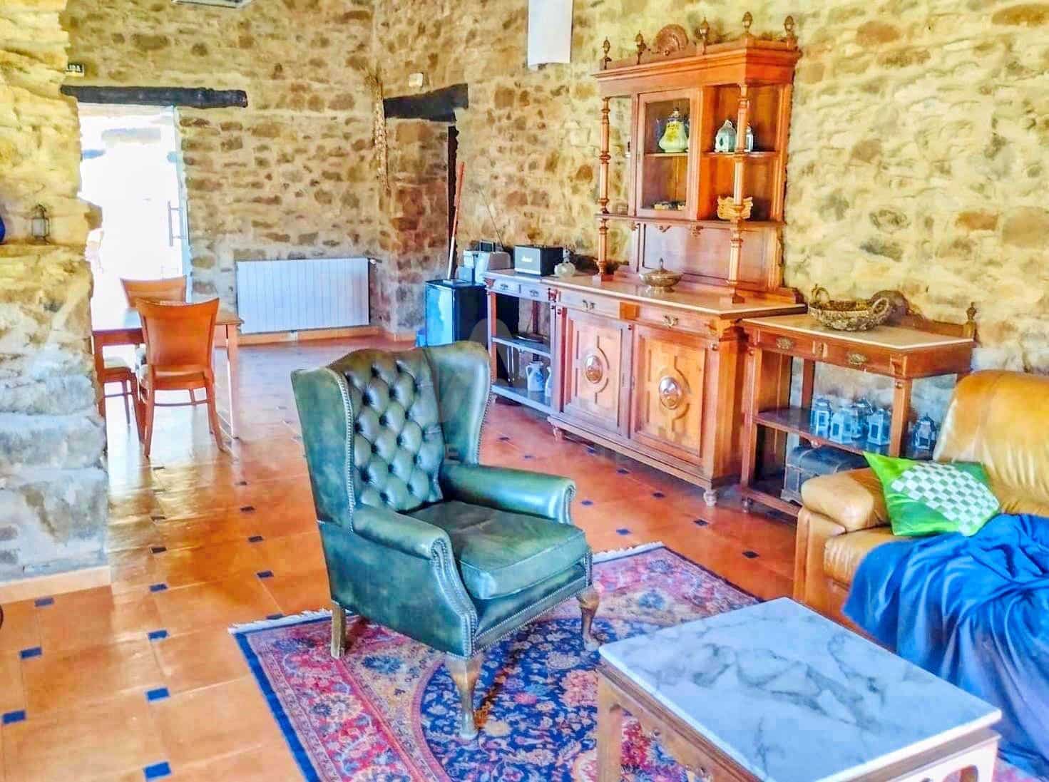 Erhverv til salg i Teruel by - € 999.000 (Ref: 9988695)