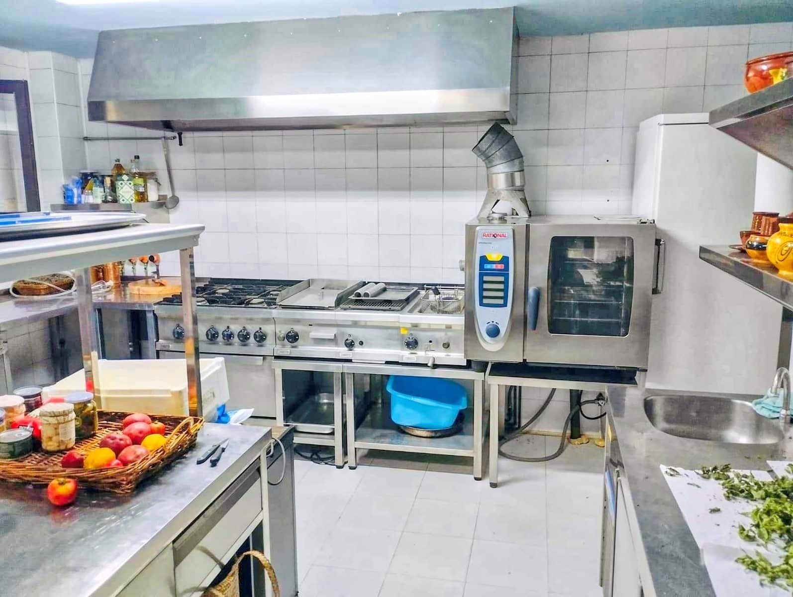 Erhverv til salg i Teruel by - € 999.000 (Ref: 9988695)