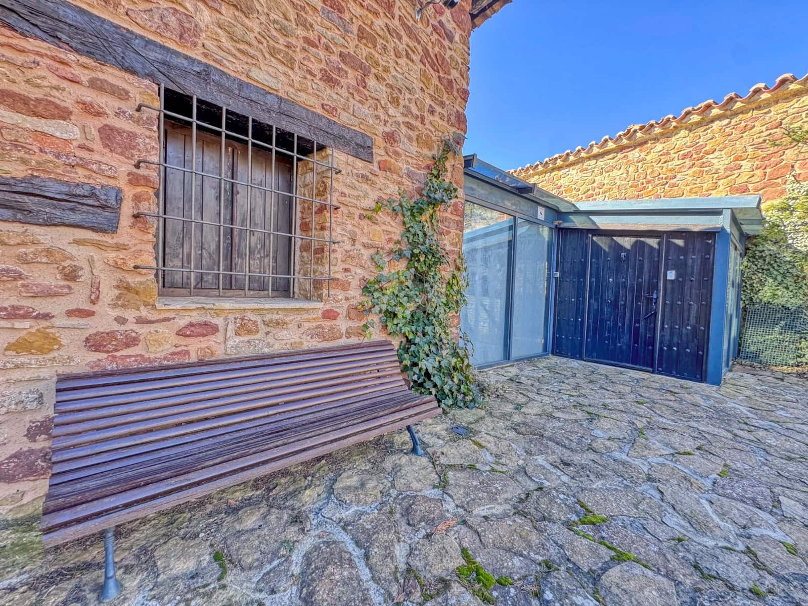 Erhverv til salg i Teruel by - € 999.000 (Ref: 9988695)