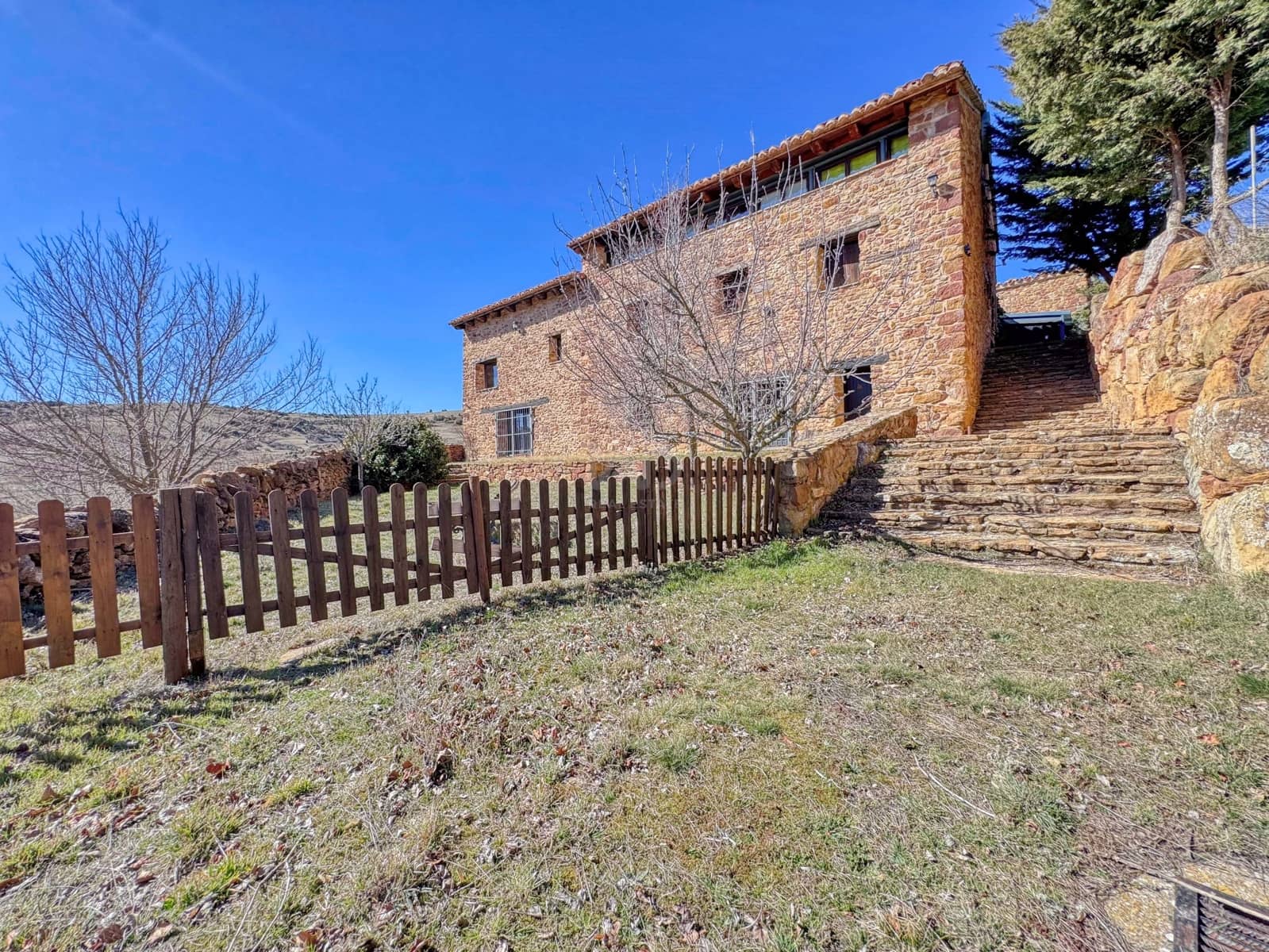 Erhverv til salg i Teruel by - € 999.000 (Ref: 9988695)