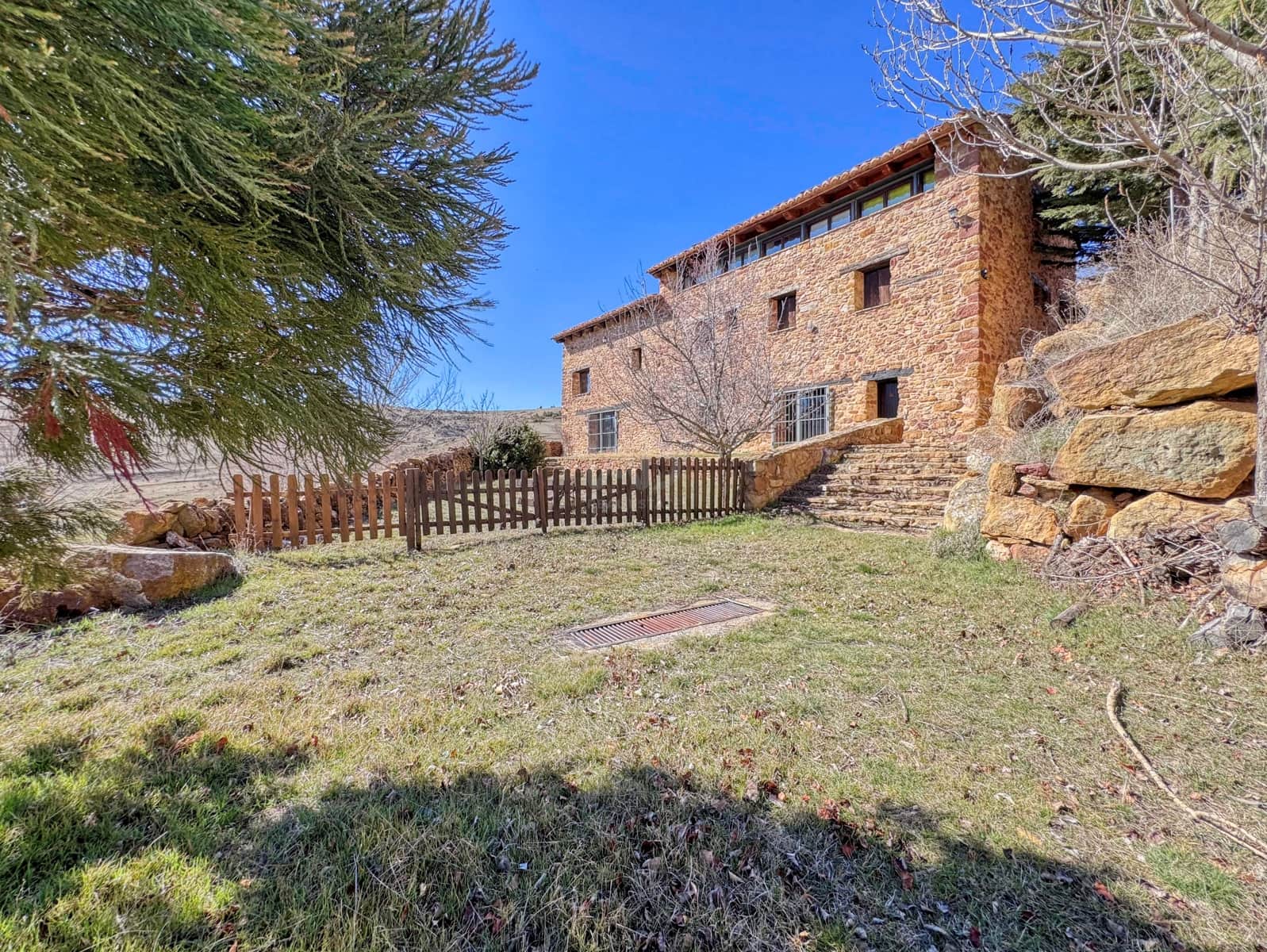 Erhverv til salg i Teruel by - € 999.000 (Ref: 9988695)