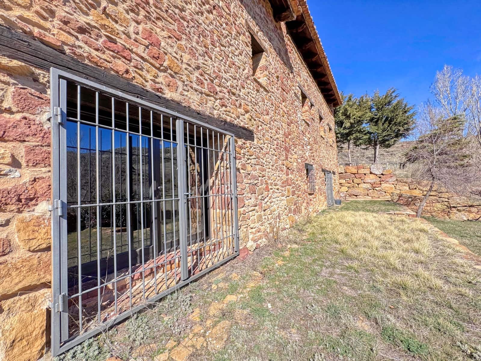Erhverv til salg i Teruel by - € 999.000 (Ref: 9988695)