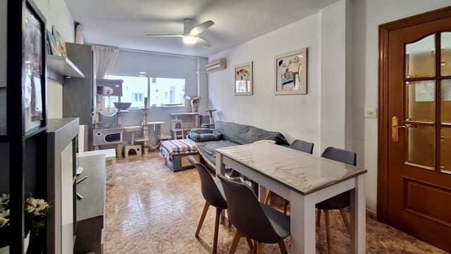 3 bedroom Apartment for sale in Nou Moles, Valencia city - € 260,000 (Ref: 9988696)
