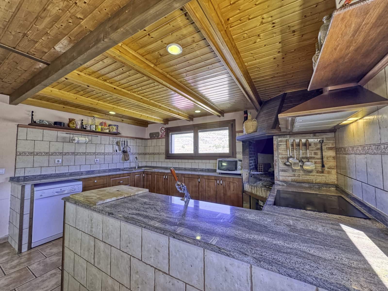 Kommersiell till salu i Teruel stad - 399 000 € (Ref: 9988697)