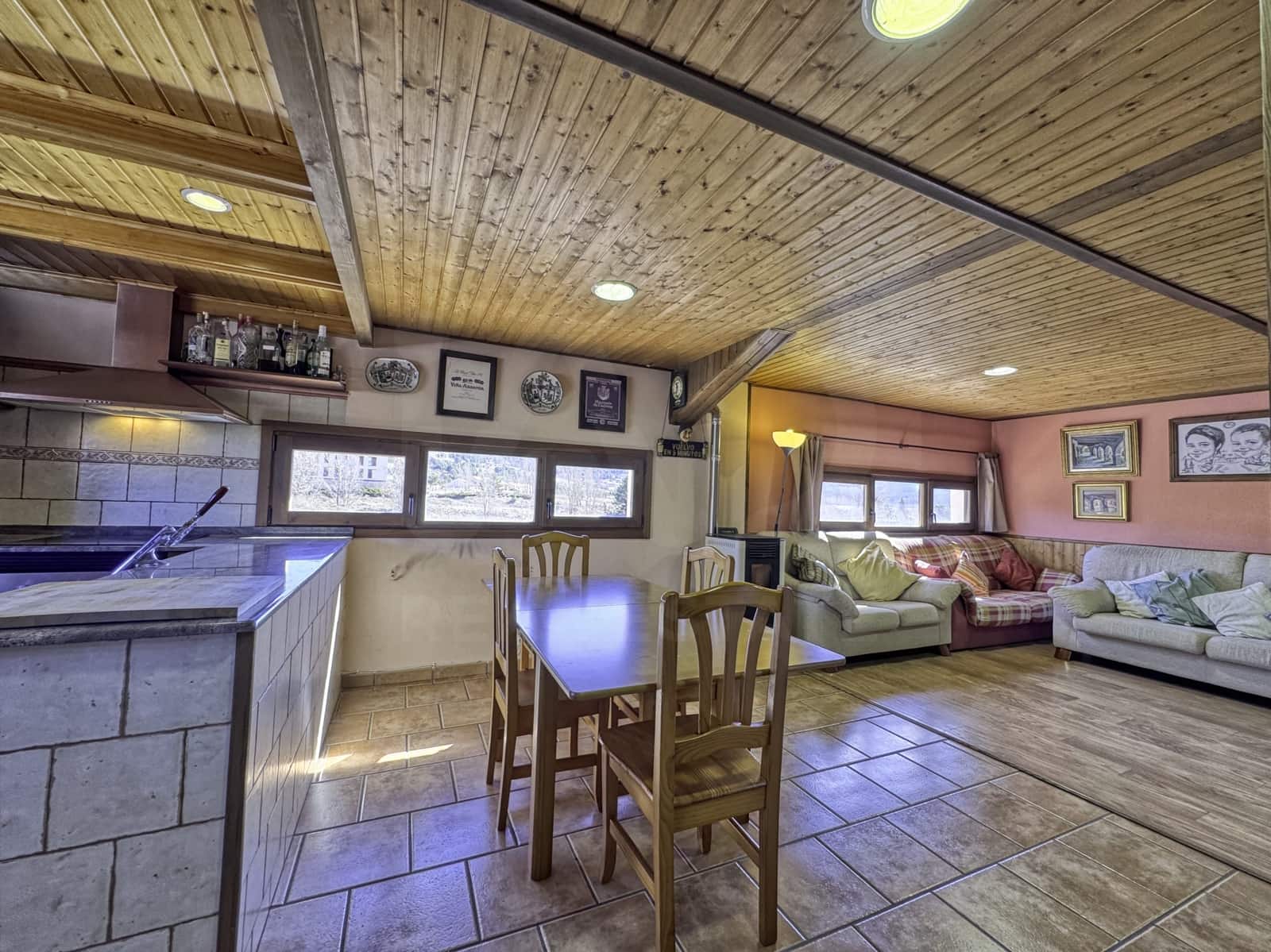 Kommersiell till salu i Teruel stad - 399 000 € (Ref: 9988697)