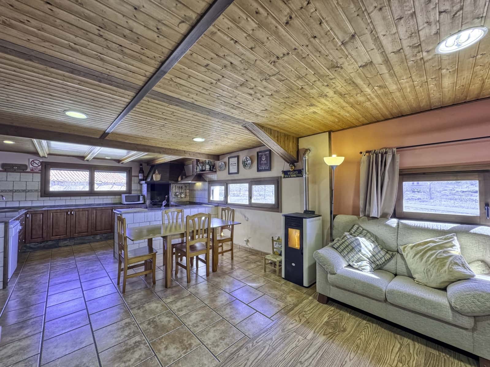 Kommersiell till salu i Teruel stad - 399 000 € (Ref: 9988697)