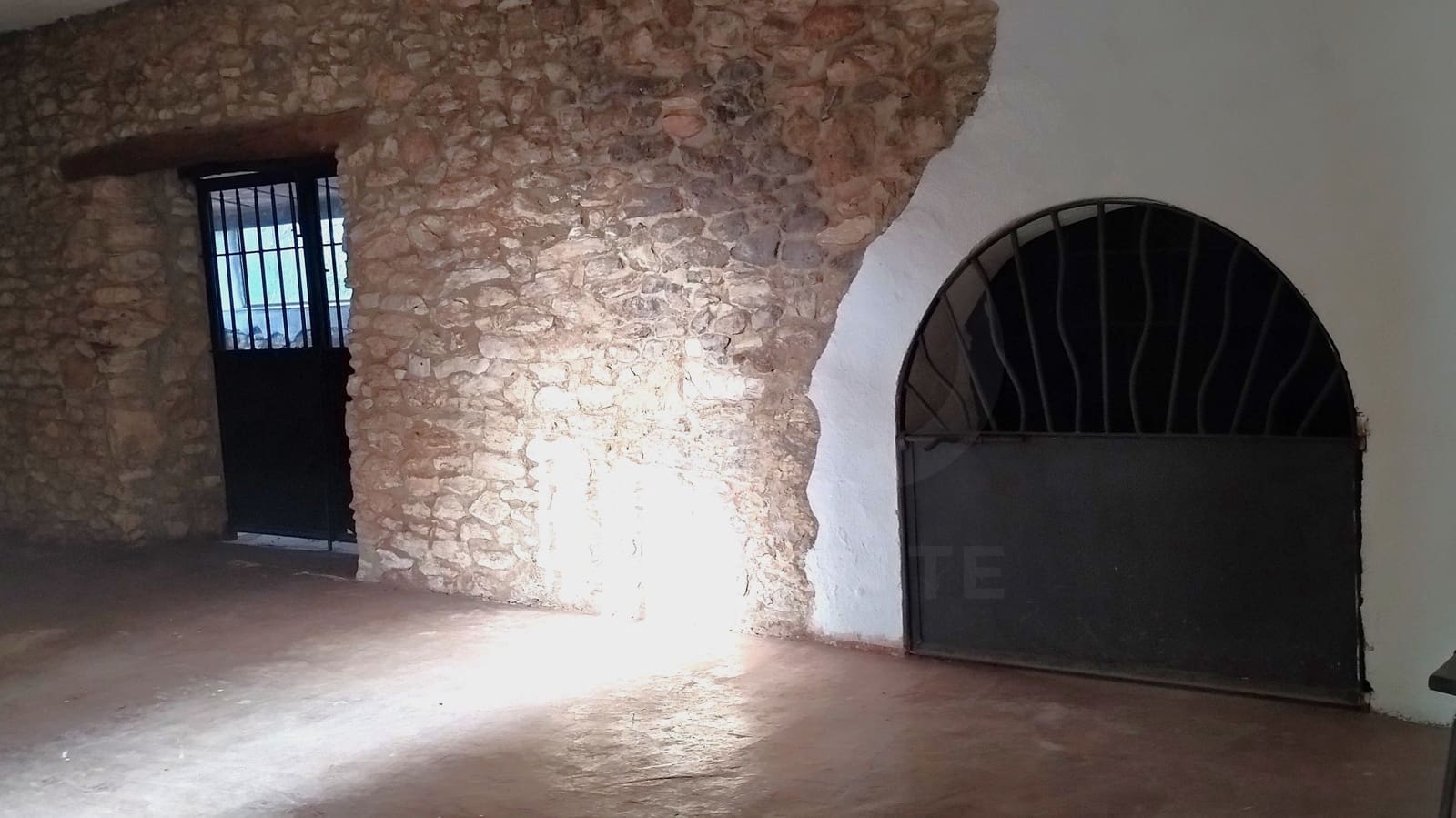 Mark till salu i Tarragona stad - 670 000 € (Ref: 9988700)