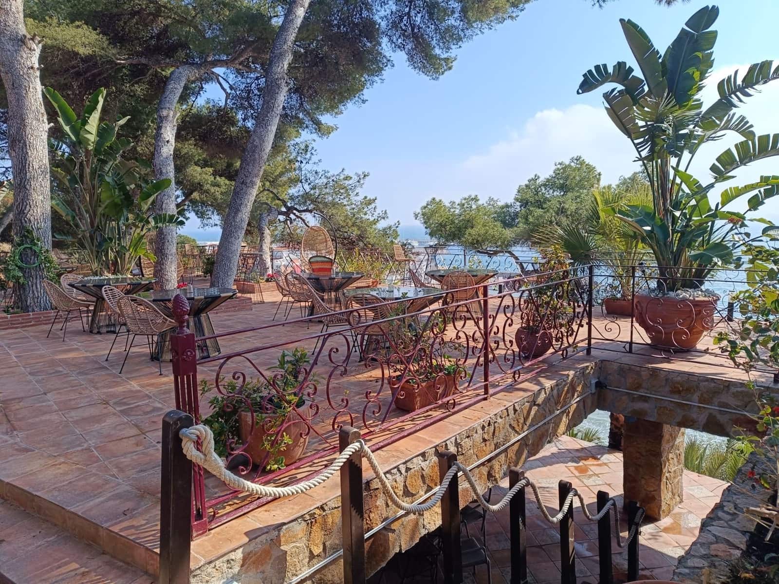 6 bedroom Townhouse for sale in Roda de Bara with garage - € 4,800,000 (Ref: 9988703)