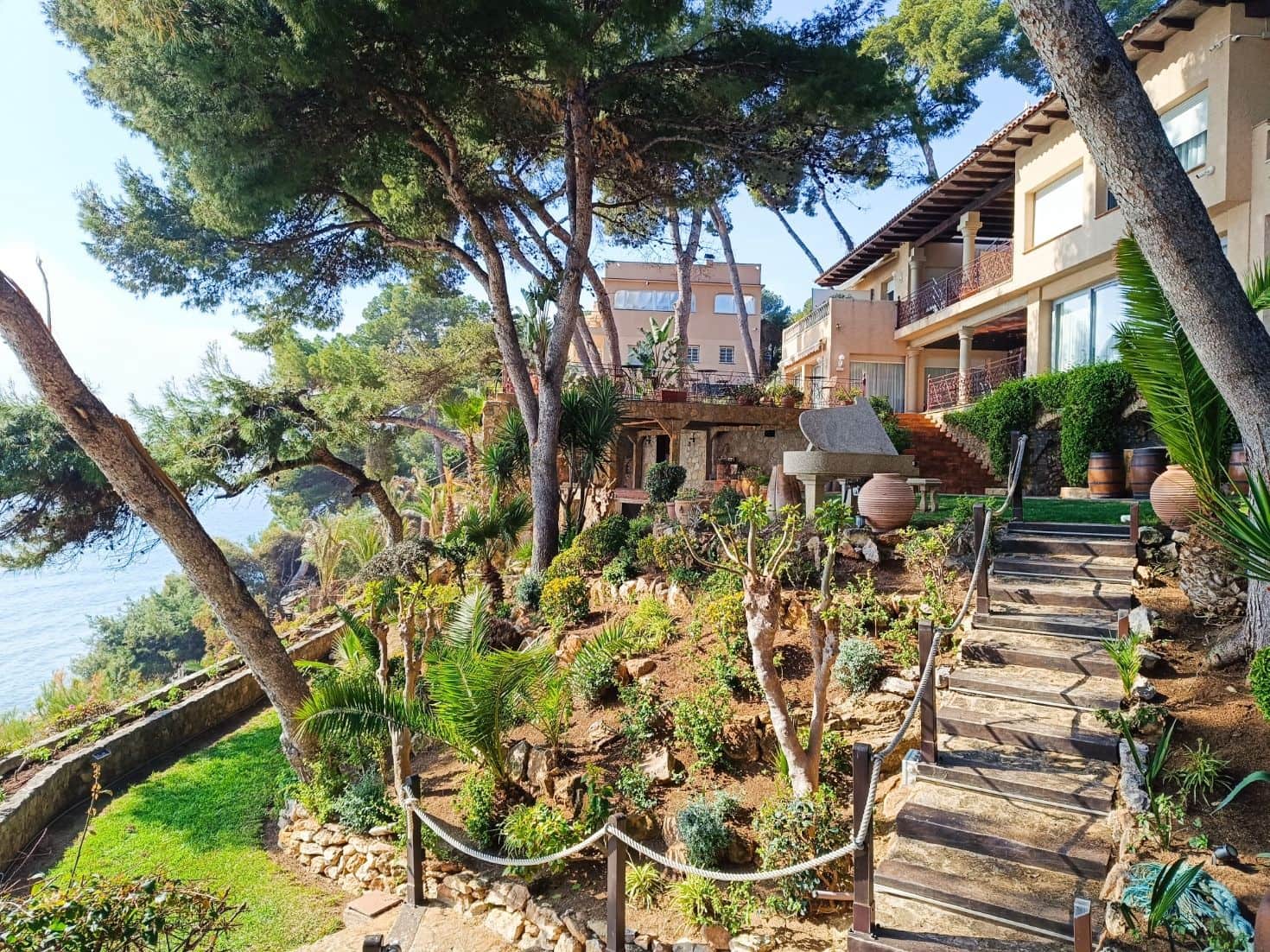 6 bedroom Townhouse for sale in Roda de Bara with garage - € 4,800,000 (Ref: 9988703)