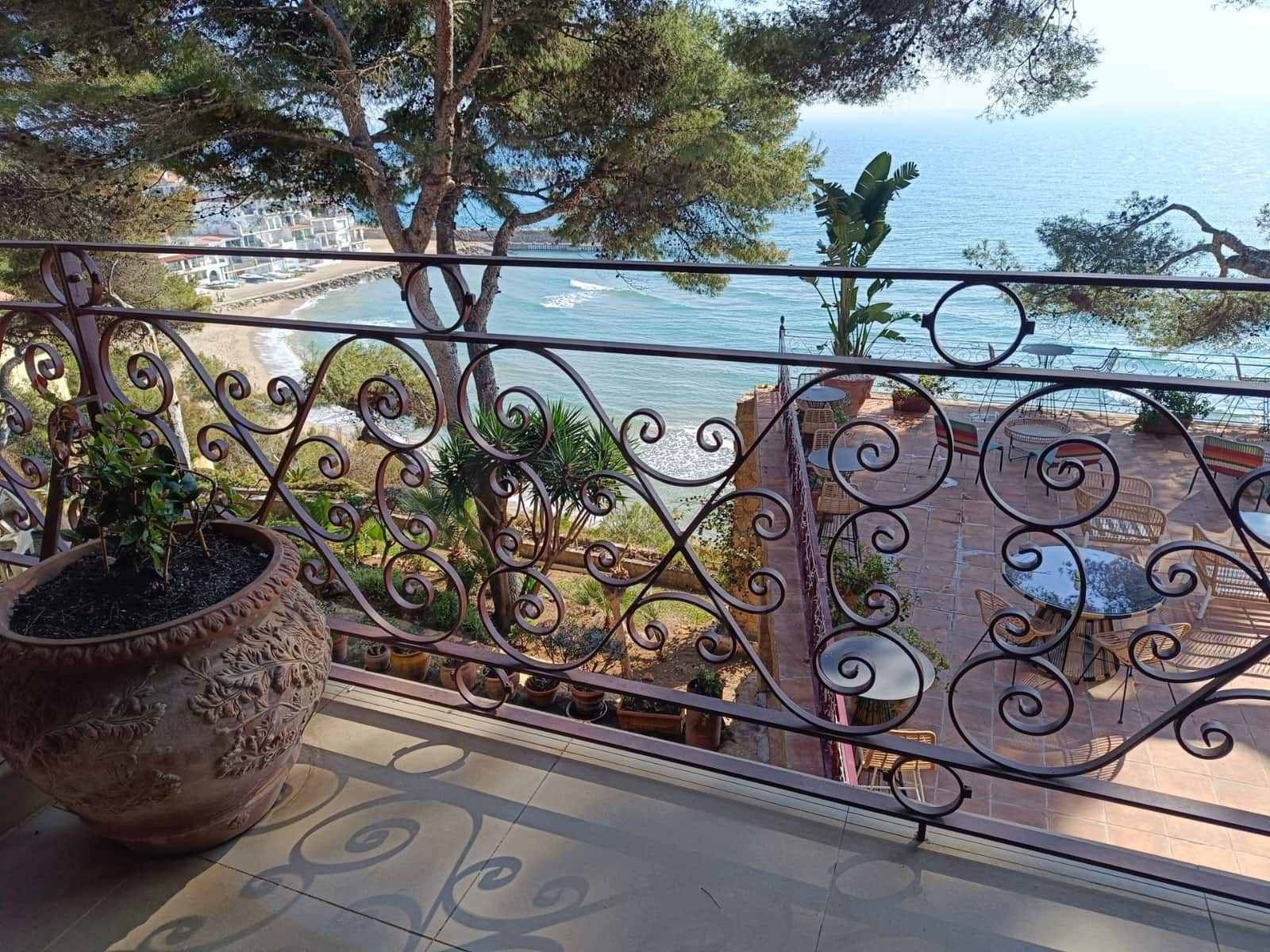 6 bedroom Townhouse for sale in Roda de Bara with garage - € 4,800,000 (Ref: 9988703)