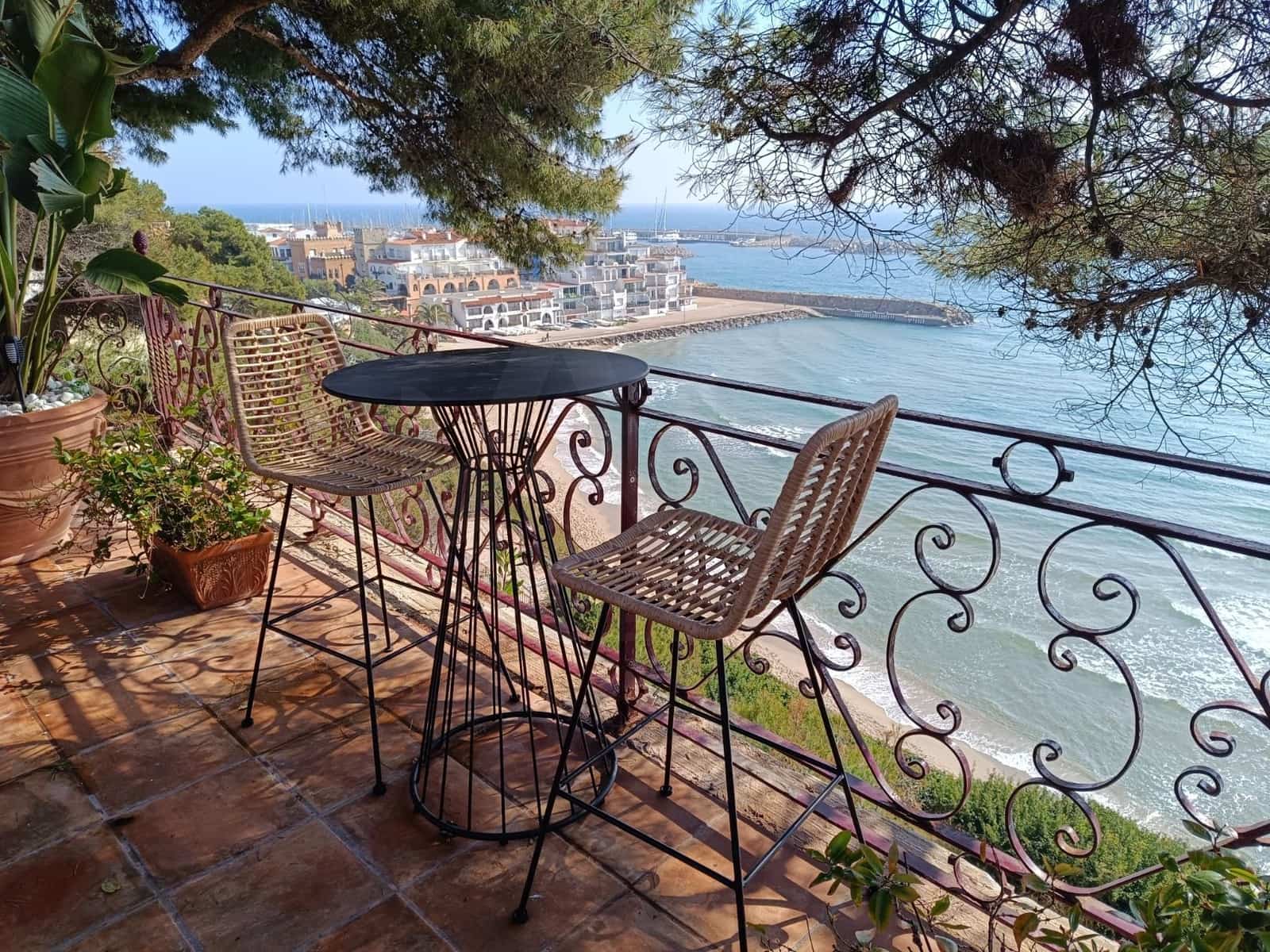 6 bedroom Townhouse for sale in Roda de Bara with garage - € 4,800,000 (Ref: 9988703)