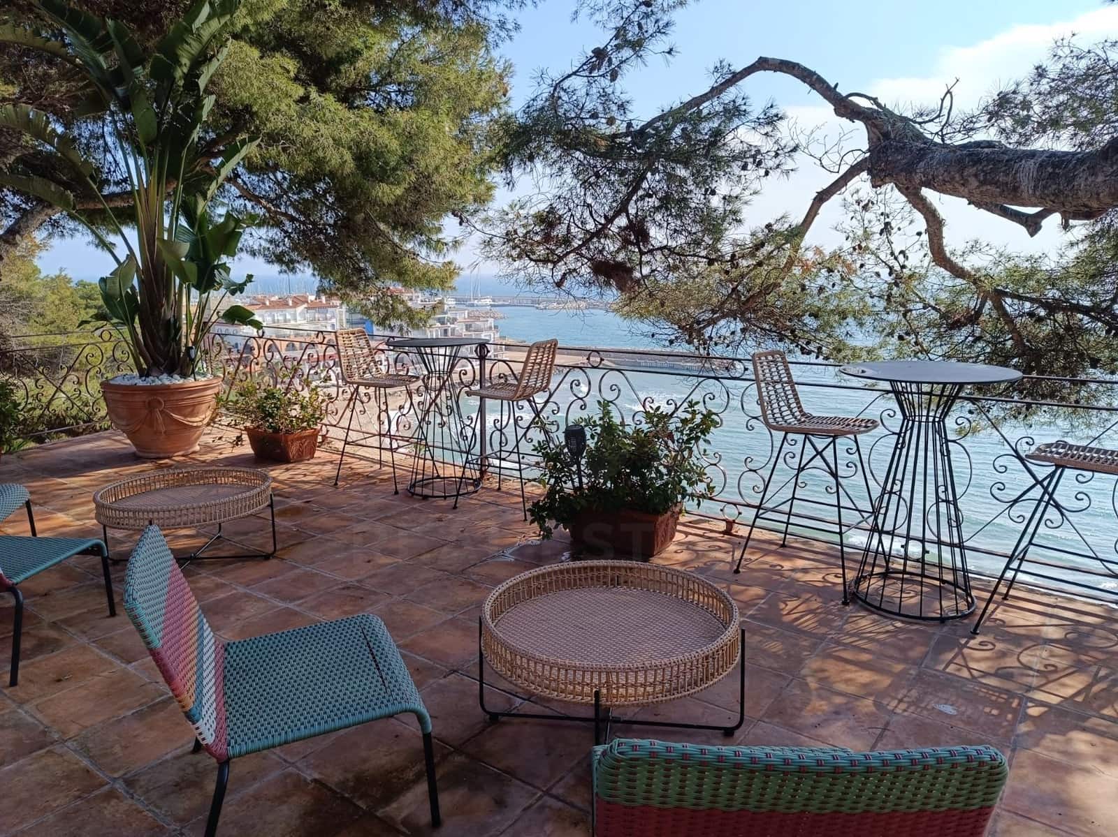 6 bedroom Townhouse for sale in Roda de Bara with garage - € 4,800,000 (Ref: 9988703)