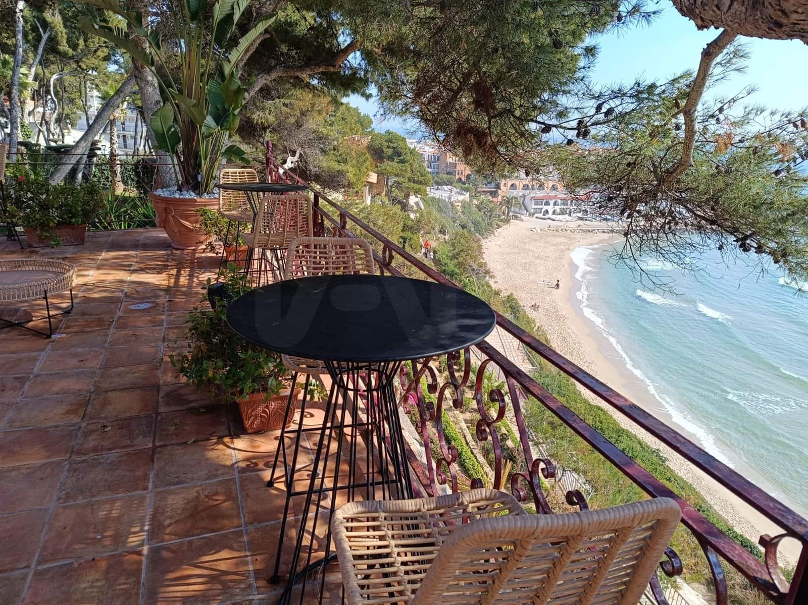 6 bedroom Townhouse for sale in Roda de Bara with garage - € 4,800,000 (Ref: 9988703)