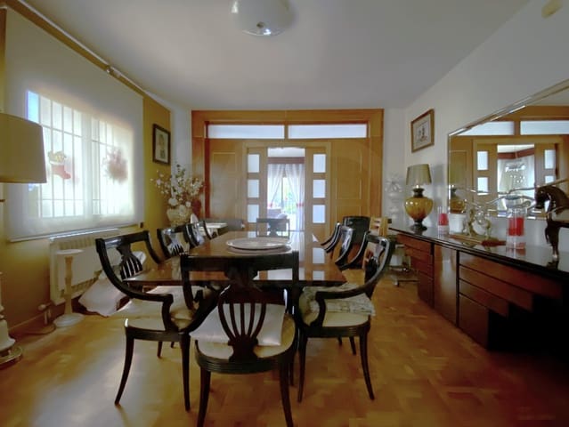 4 sypialnia Dom na sprzedaż w Miasto Barcelona z garażem - 850 000 € (Ref: 9988706)