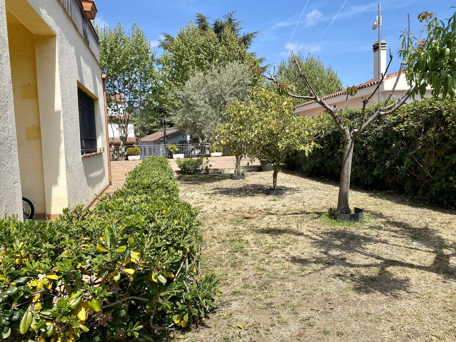 4 soverom Hus til salgs i Barcelona by med garasje - € 850 000 (Ref: 9988706)