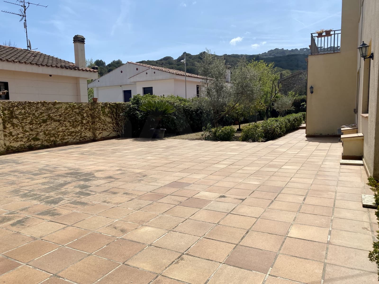 4 soverom Hus til salgs i Barcelona by med garasje - € 850 000 (Ref: 9988706)