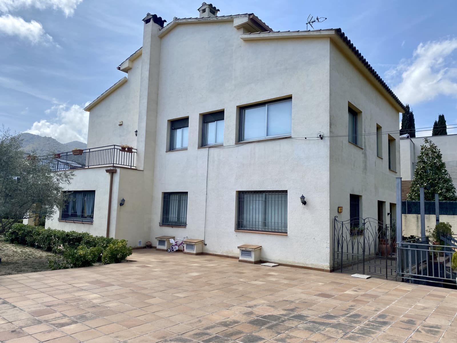 4 soverom Hus til salgs i Barcelona by med garasje - € 850 000 (Ref: 9988706)