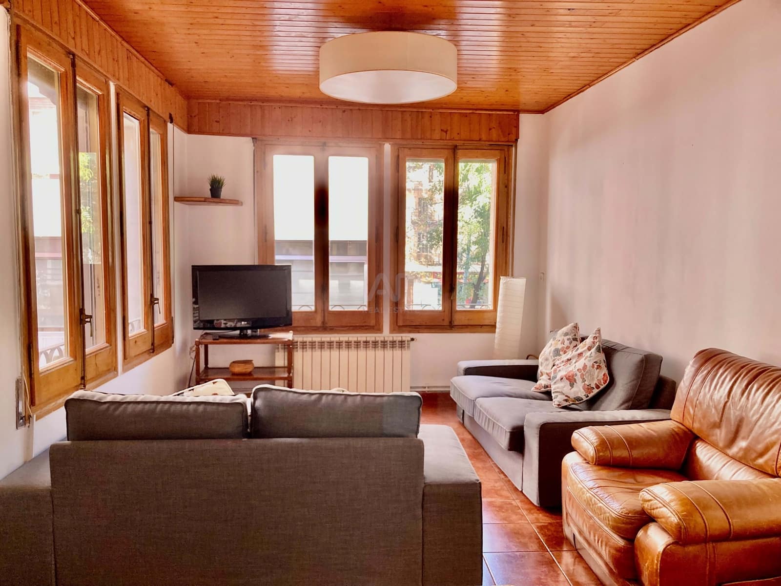 Apartamento de 4 habitaciones en Barcelona ciudad en venta - 500.000 € (Ref: 9988711)