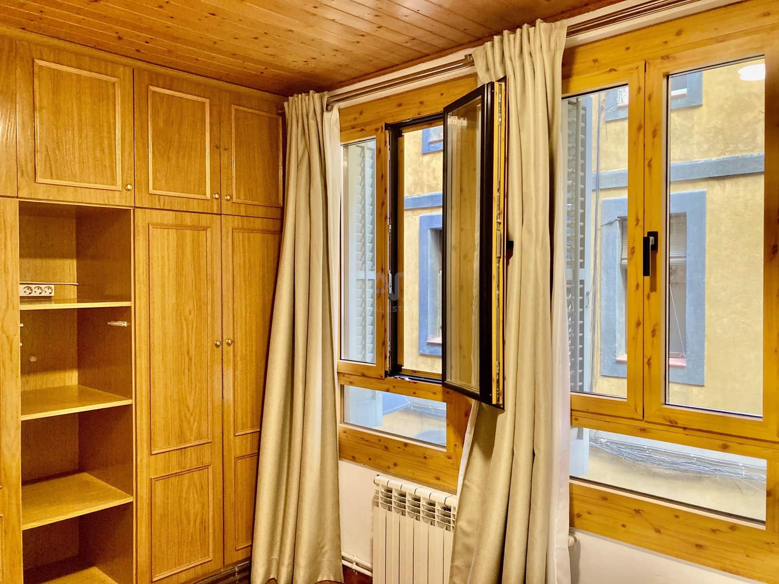 Apartamento de 4 habitaciones en Barcelona ciudad en venta - 500.000 € (Ref: 9988711)