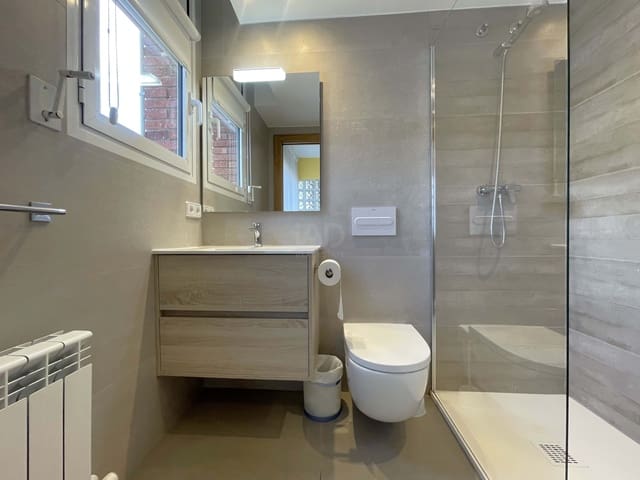 6 sypialnia Dom na sprzedaż w Miasto Barcelona z basenem garażem - 850 000 € (Ref: 9988712)