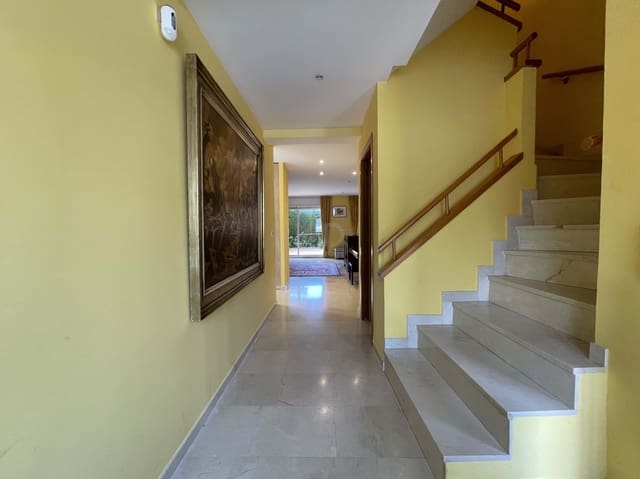 6 sypialnia Dom na sprzedaż w Miasto Barcelona z basenem garażem - 850 000 € (Ref: 9988712)