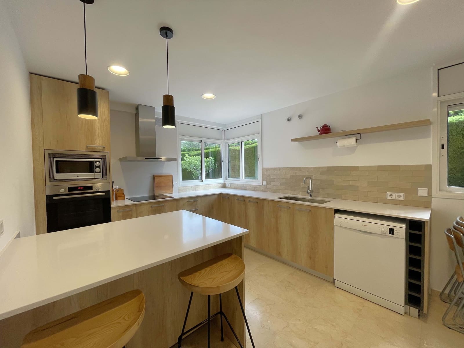 6 sypialnia Dom na sprzedaż w Miasto Barcelona z basenem garażem - 850 000 € (Ref: 9988712)