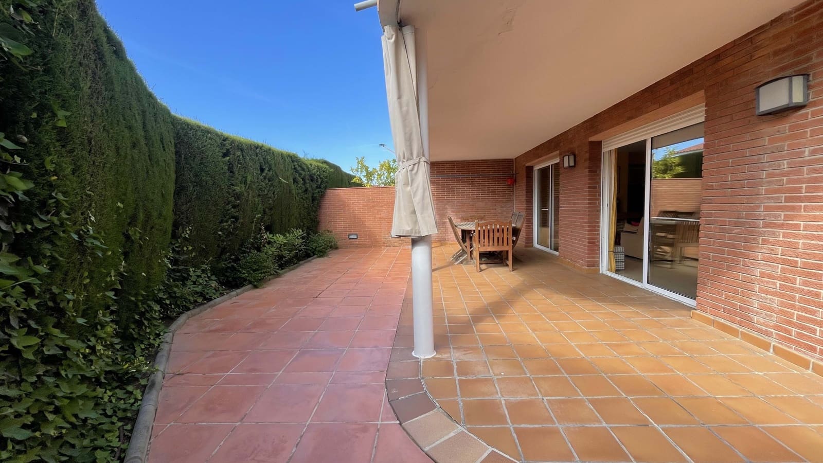 6 sypialnia Dom na sprzedaż w Miasto Barcelona z basenem garażem - 850 000 € (Ref: 9988712)