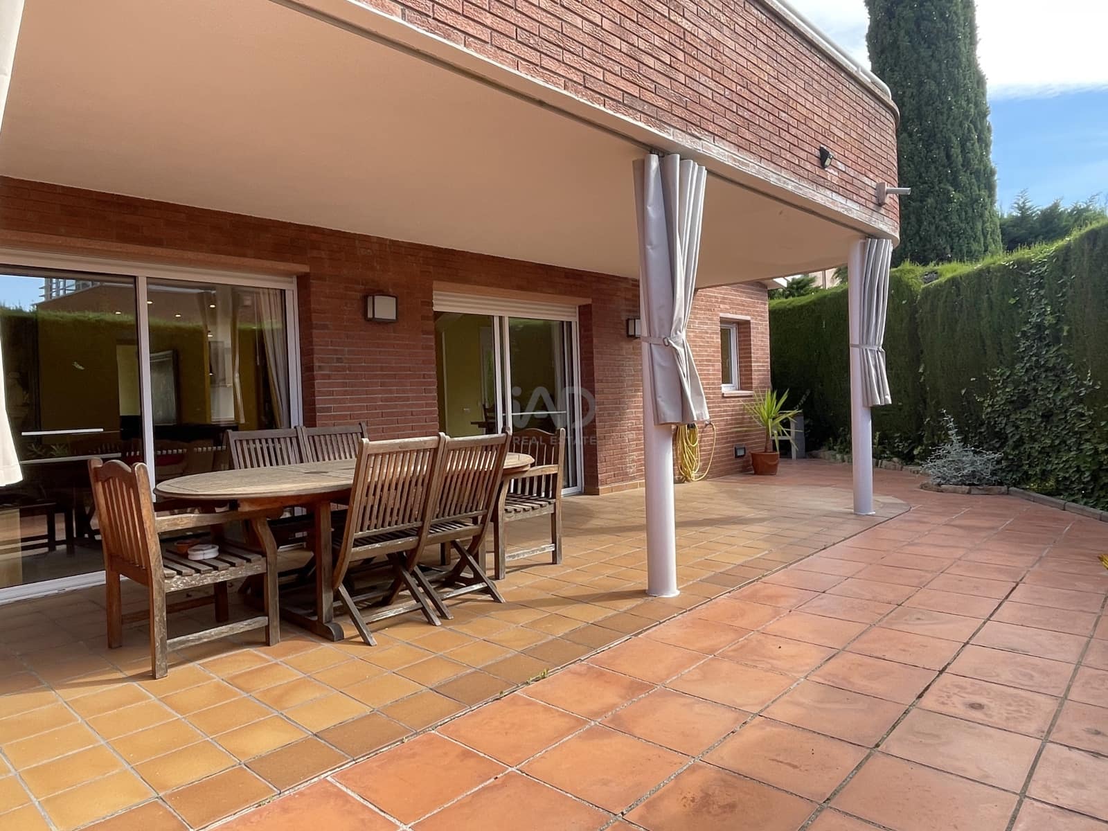 6 sypialnia Dom na sprzedaż w Miasto Barcelona z basenem garażem - 850 000 € (Ref: 9988712)