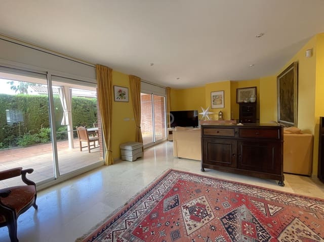 6 sypialnia Dom na sprzedaż w Miasto Barcelona z basenem garażem - 850 000 € (Ref: 9988712)