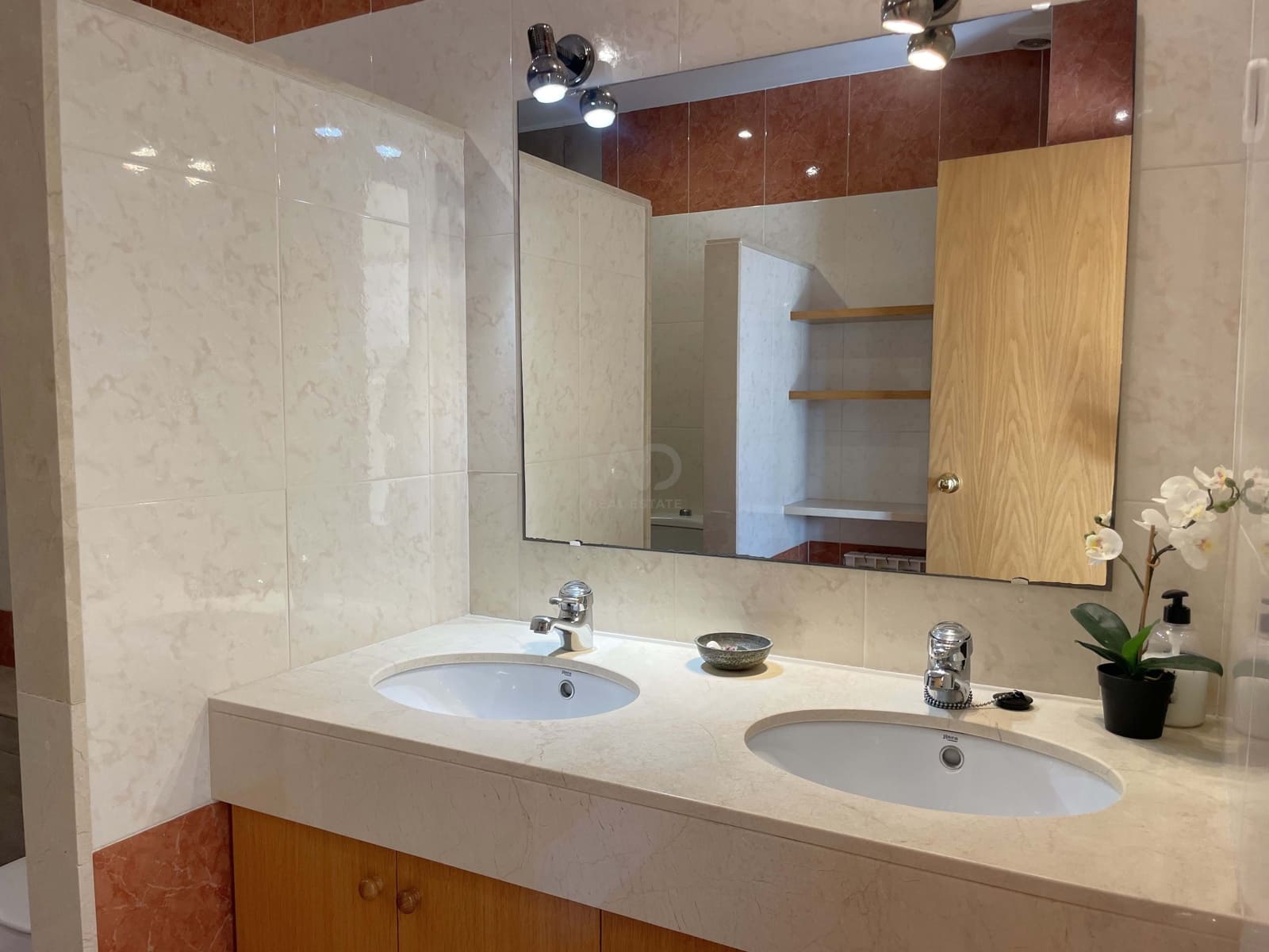 6 sypialnia Dom na sprzedaż w Miasto Barcelona z basenem garażem - 850 000 € (Ref: 9988712)
