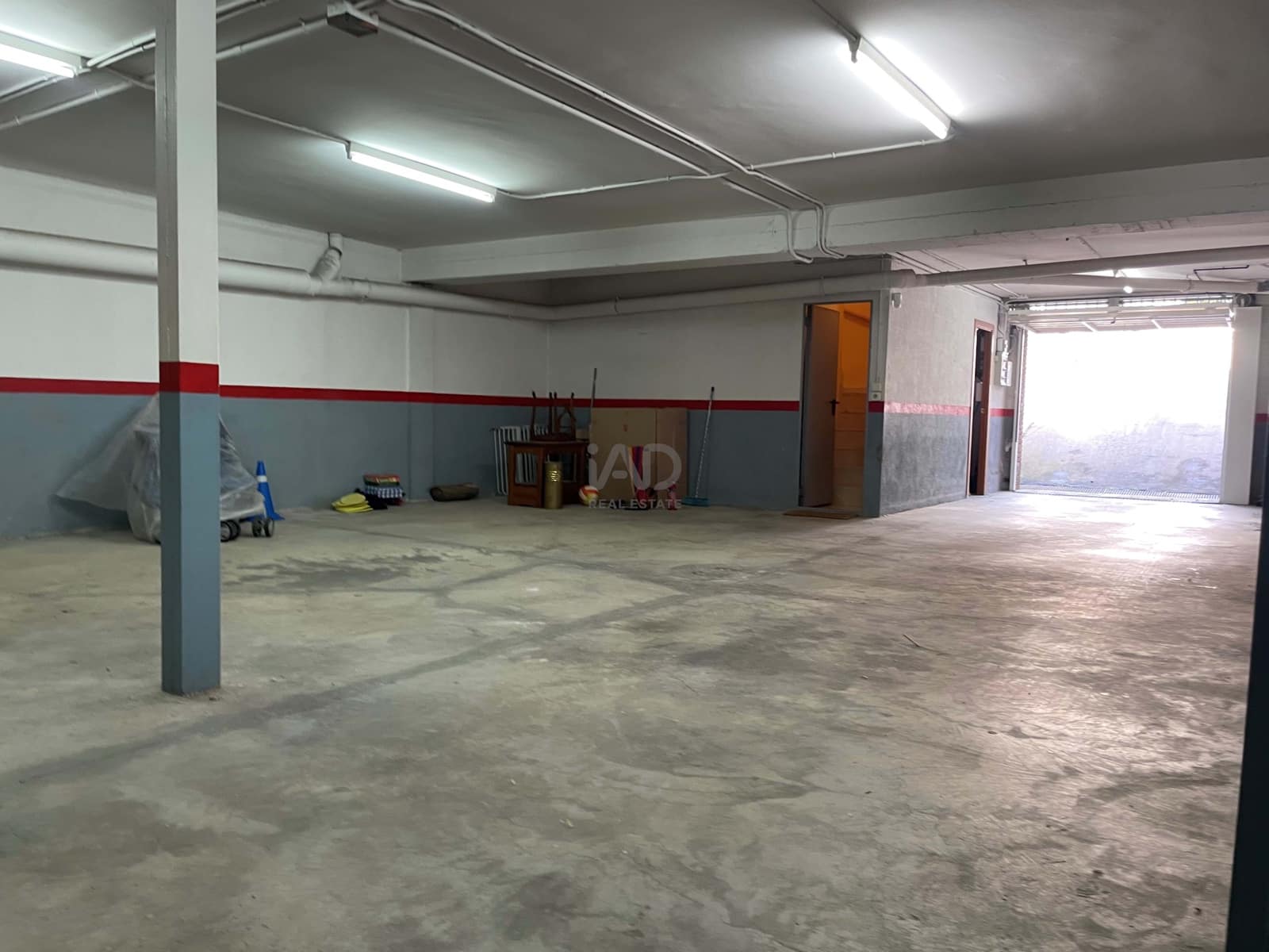 6 sypialnia Dom na sprzedaż w Miasto Barcelona z basenem garażem - 850 000 € (Ref: 9988712)