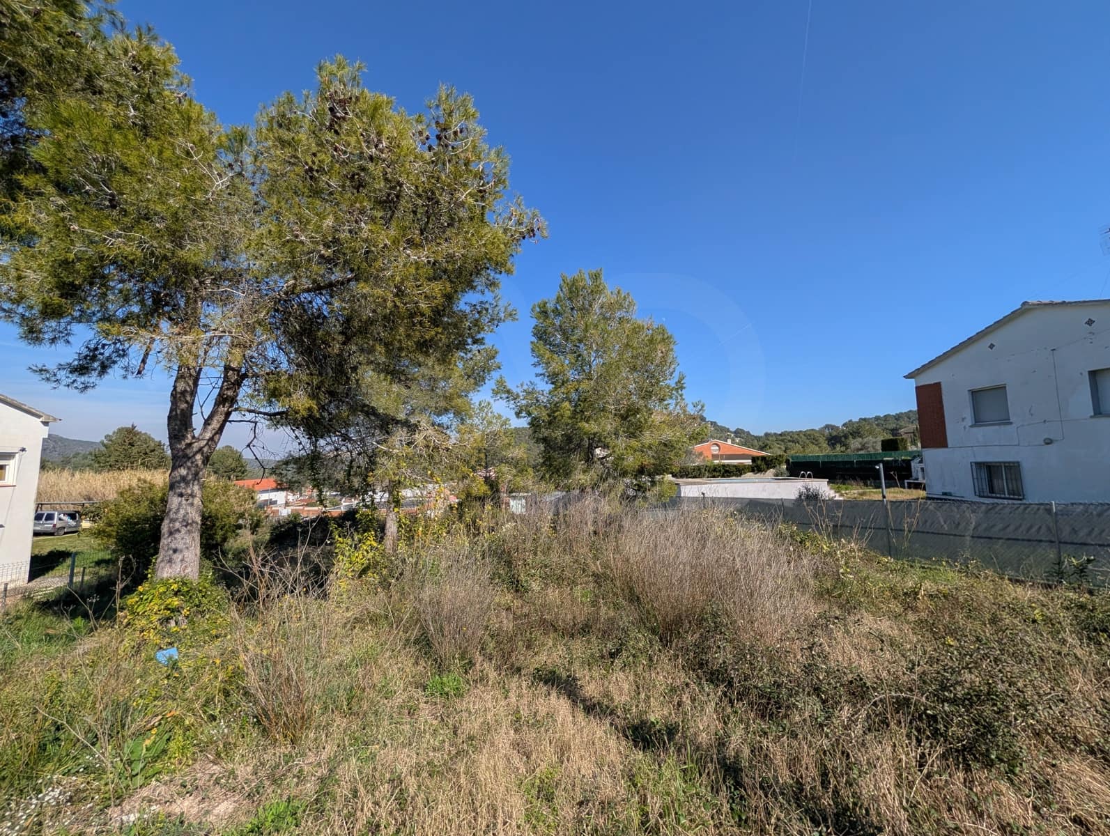 Ubebygd land til salgs i Barcelona by - € 86 000 (Ref: 9988717)