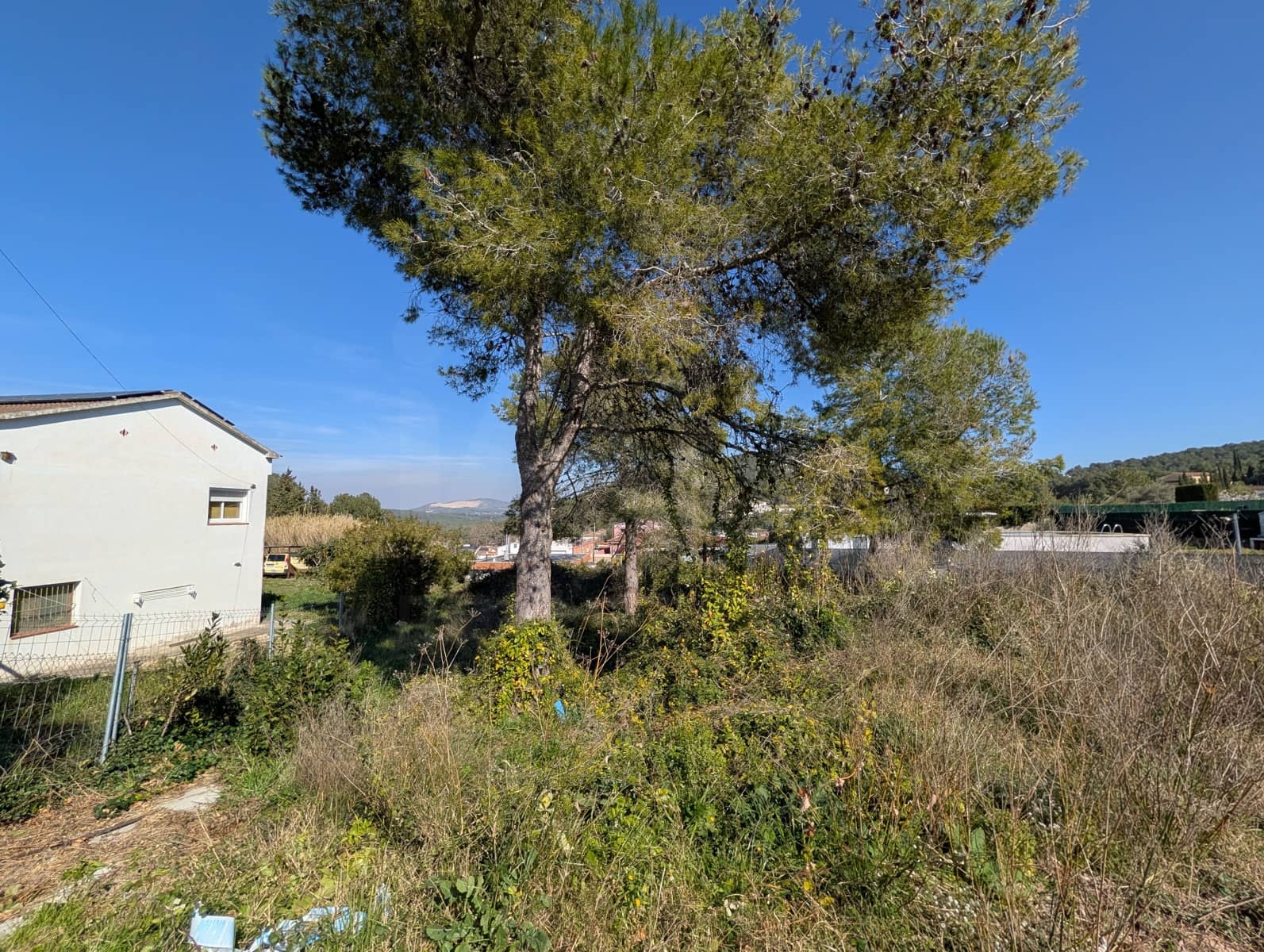 Ubebygd land til salgs i Barcelona by - € 86 000 (Ref: 9988717)