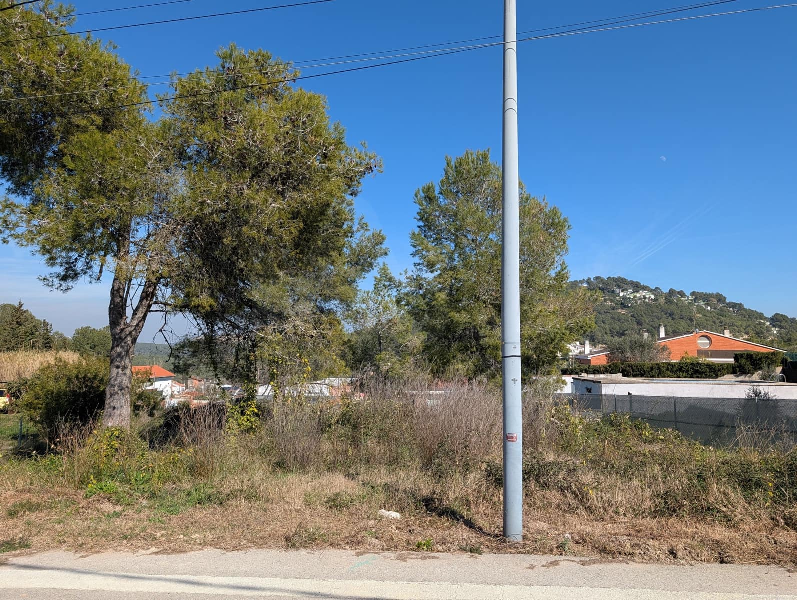 Ubebygd land til salgs i Barcelona by - € 86 000 (Ref: 9988717)