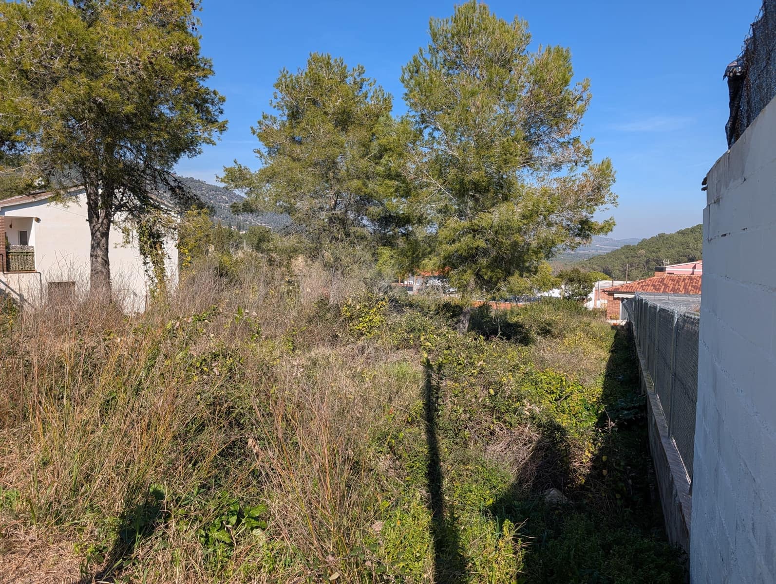Ubebygd land til salgs i Barcelona by - € 86 000 (Ref: 9988717)