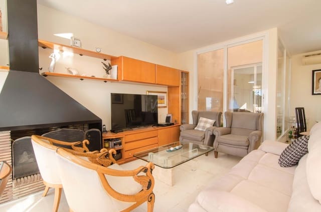 5 slaapkamer Rijtjeshuis te koop in Sitges met zwembad garage - € 795.000 (Ref: 9988718)
