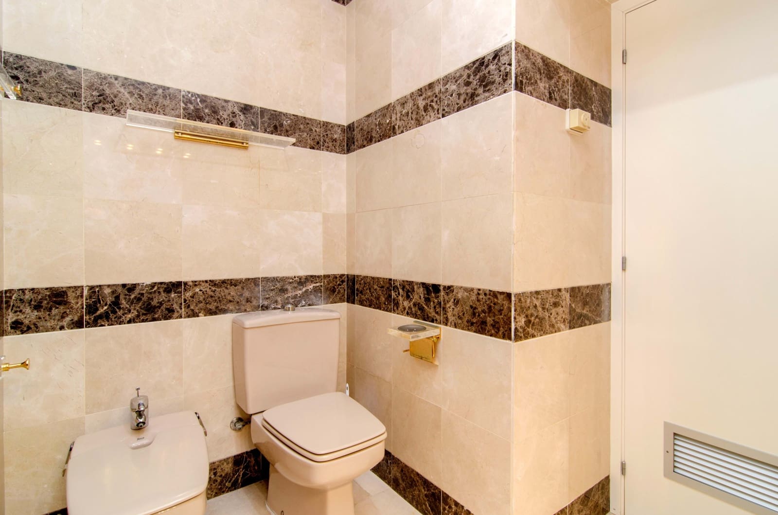 5 quarto Moradia em Banda para venda em Barcelona cidade com piscina garagem - 795 000 € (Ref: 9988718)