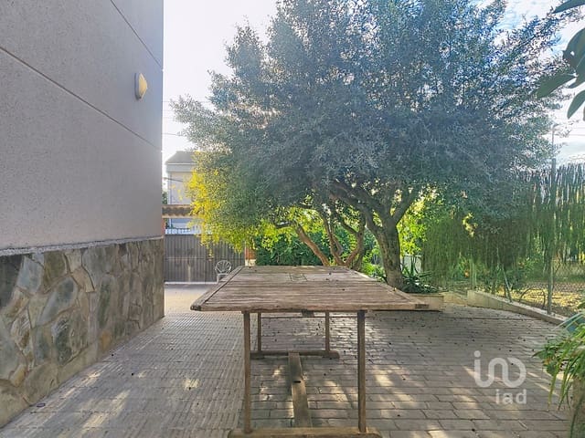 7 soverom Hus til salgs i Vilanova i la Geltrú - € 440 000 (Ref: 9988721)