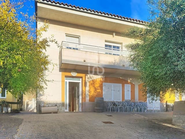 7 soverom Hus til salgs i Vilanova i la Geltrú - € 440 000 (Ref: 9988721)
